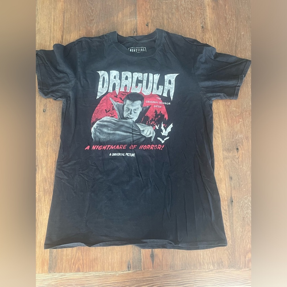Universal Monsters Black Dracula Shirt Size Medium